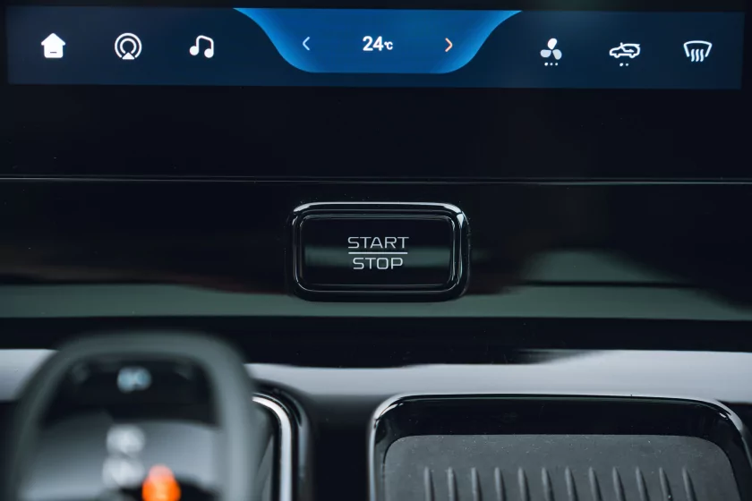 Тестирую автомобиль в базовой комплектации, а не с «полным фаршем». Обзор Bestune T90 — Знакомство. 24