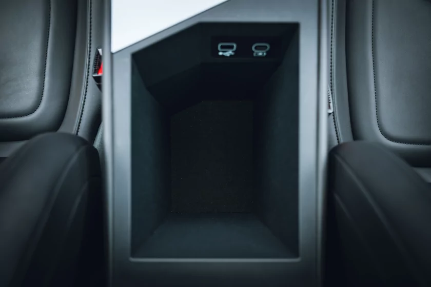 Тестирую автомобиль в базовой комплектации, а не с «полным фаршем». Обзор Bestune T90 — Знакомство. 28