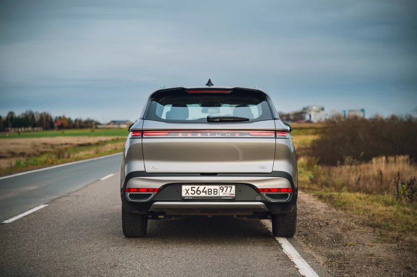 Тестирую автомобиль в базовой комплектации, а не с «полным фаршем». Обзор Bestune T90 — В путь. 3