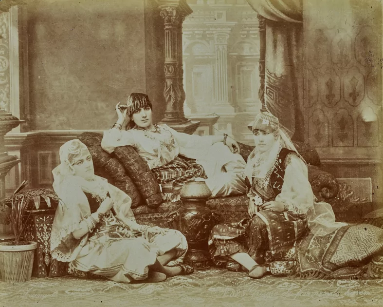 Назад во прошлое: в Третьяковке открылась выставка «Фото[графическое] путешествие»