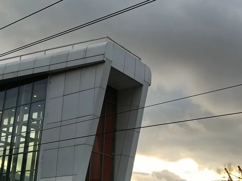 Обзор OPPO A6 Pro с большой автономностью и правильным балансом характеристик