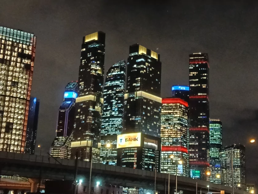 Обзор OPPO A6 Pro с большой автономностью и правильным балансом характеристик