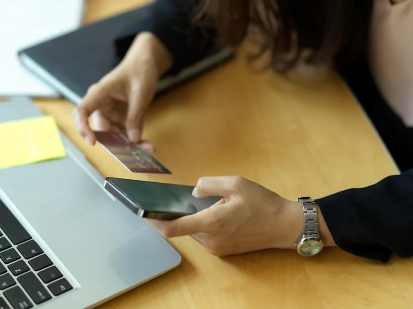 F6 и RuStore: средняя сумма мошеннических атак в октябре выросла на 66% к «Черной пятнице»