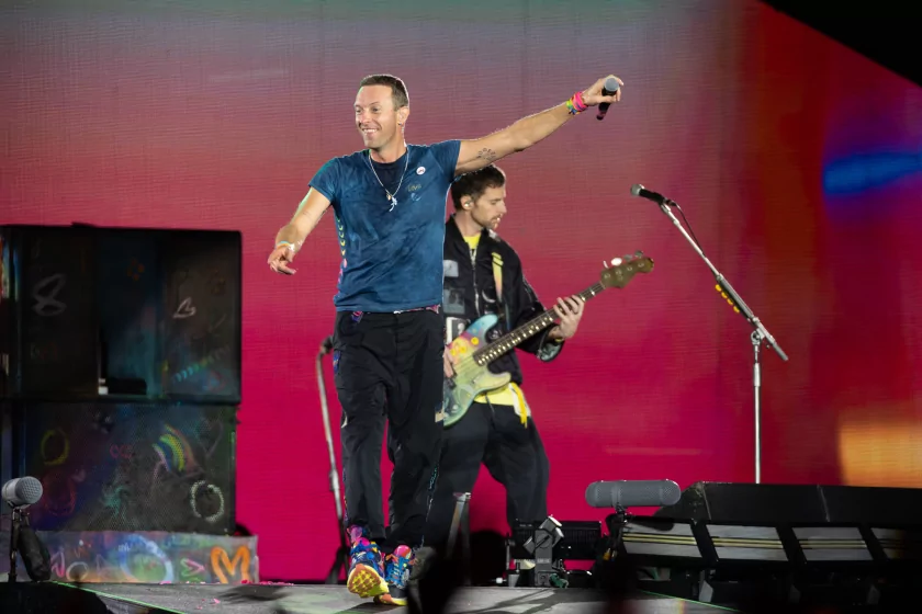 Warner Music заключила соглашение с Suno — использовать артистов можно только с их согласия