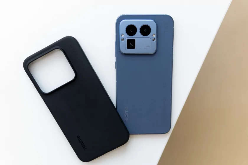 Ловким движением круг превращается в квадрат. Обзор realme GT 8 Pro с кастомизируемым блоком камер — Дизайн. 1