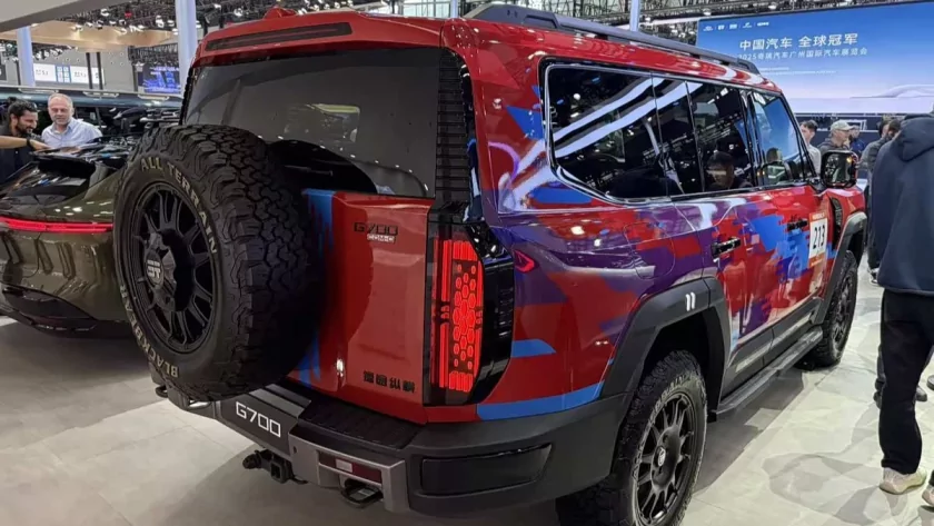 И в пустыню, и в воду: представлен первый внедорожник Jetour — G700