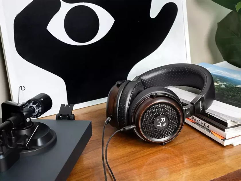 Российская компания Radiotehnika представила Feylon: полноразмерные наушники открытого типа