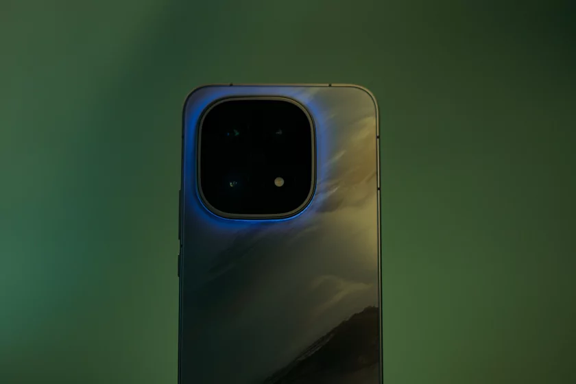 Обзор iQOO 15: доказывает, что хороший флагманский смартфон не должен быть излишне дорогим — Дизайн. 3