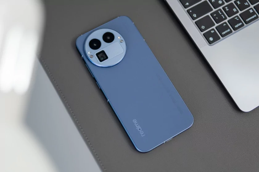 Ловким движением круг превращается в квадрат. Обзор realme GT 8 Pro с кастомизируемым блоком камер — Дизайн. 3