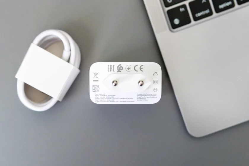 Ловким движением круг превращается в квадрат. Обзор realme GT 8 Pro с кастомизируемым блоком камер — Аккумулятор и зарядка. 2