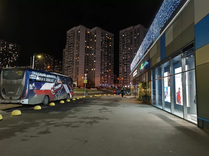 Ловким движением круг превращается в квадрат. Обзор realme GT 8 Pro с кастомизируемым блоком камер — Фотовозможности. 3