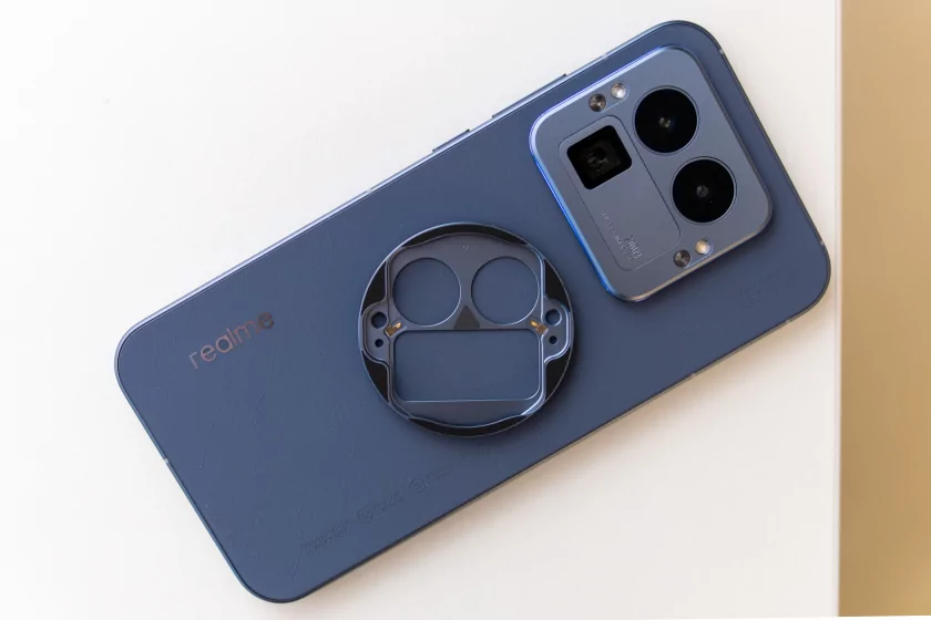 Ловким движением круг превращается в квадрат. Обзор realme GT 8 Pro с кастомизируемым блоком камер — Отзыв. 1