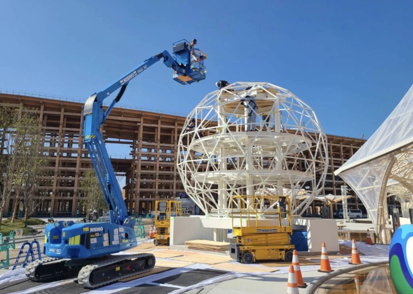 В Японии представили необычный купол для выращивания продуктов питания с помощью рыб