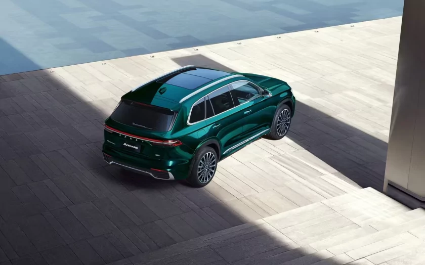 Geely анонсировал спецверсию Monjaro для России с обновлённым салоном и адаптивной подвеской