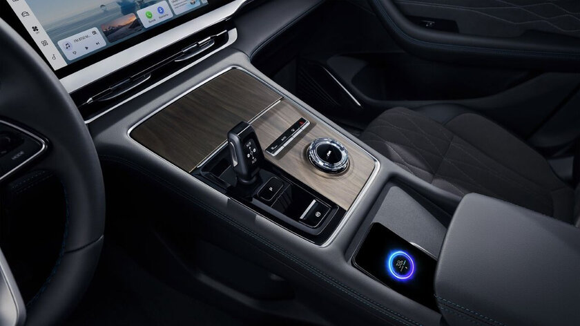 Geely анонсировал спецверсию Monjaro для России с обновлённым салоном и адаптивной подвеской