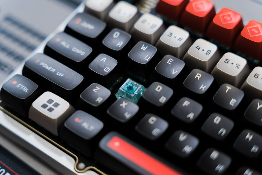 Геймерская клавиатура из алюминия, которую нельзя купить: обзор TORNADO MAX ENERGY x Дарк Проджект — Переключатели. 2