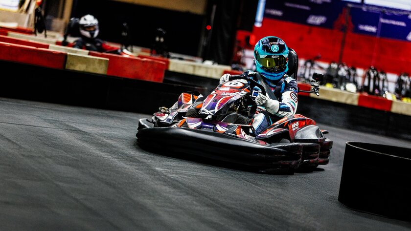 «Мир LECAR» подвёл итоги гоночного сезона 2025 года: блогеры и журналисты сразились с профессионалами в картинге