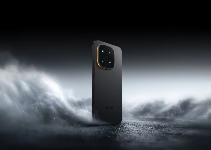 В России стартовали продажи iQOO 15: с флагманским чипом и очень ярким дисплеем