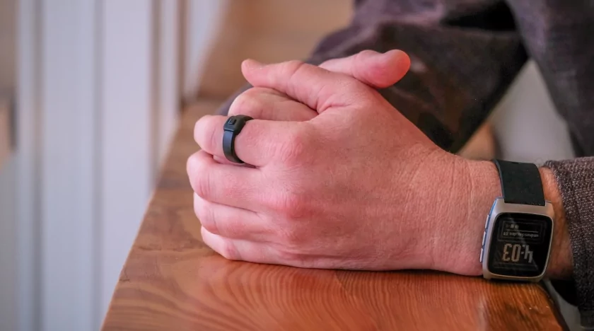 У Pebble появилось умное кольцо — Index 01. Оно умеет записывать голосовые заметки