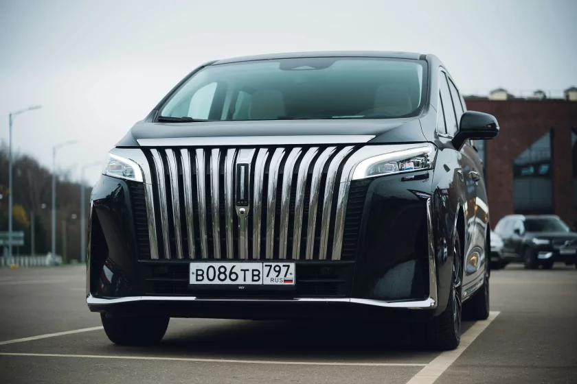 Левитирующее кресло и 7,4 литра расхода: тестирую китайский Wey 80