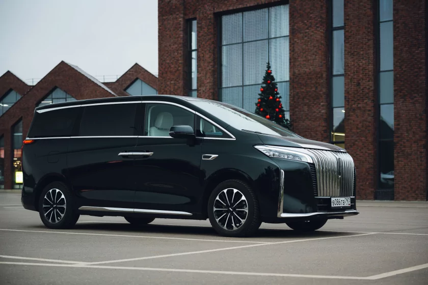 Левитирующее кресло и 7,4 литра расхода: тестирую китайский Wey 80 — Знакомство. 2