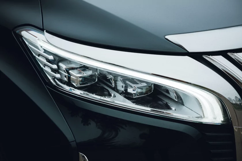 Левитирующее кресло и 7,4 литра расхода: тестирую китайский Wey 80 — Знакомство. 8