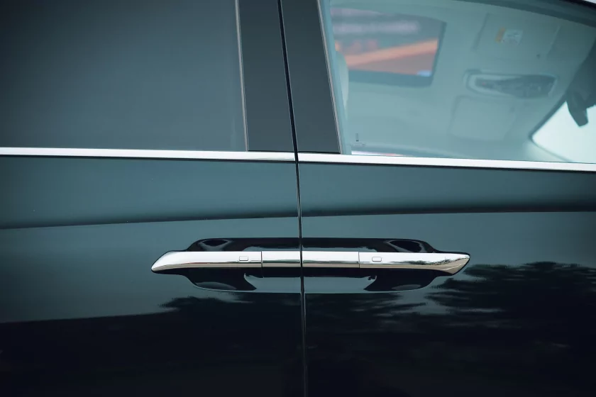 Левитирующее кресло и 7,4 литра расхода: тестирую китайский Wey 80 — Знакомство. 9