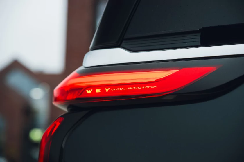 Левитирующее кресло и 7,4 литра расхода: тестирую китайский Wey 80 — Знакомство. 11