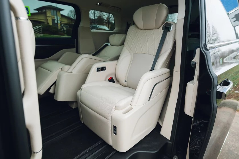 Левитирующее кресло и 7,4 литра расхода: тестирую китайский Wey 80 — Знакомство. 21