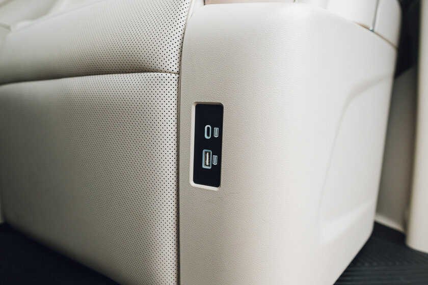 Левитирующее кресло и 7,4 литра расхода: тестирую китайский Wey 80 — Знакомство. 23