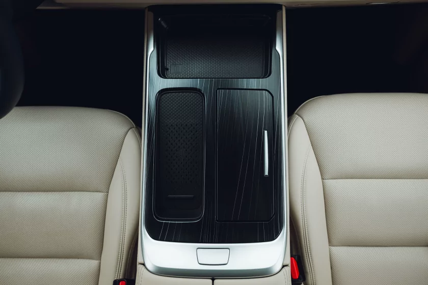 Левитирующее кресло и 7,4 литра расхода: тестирую китайский Wey 80 — Знакомство. 32