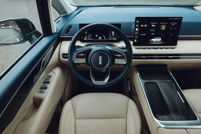 Левитирующее кресло и 7,4 литра расхода: тестирую китайский Wey 80 — Знакомство. 71