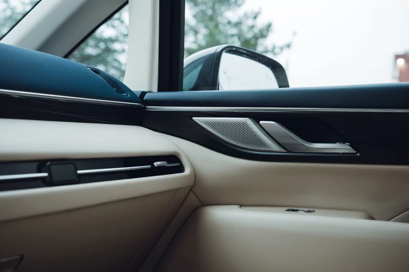 Левитирующее кресло и 7,4 литра расхода: тестирую китайский Wey 80 — Знакомство. 72