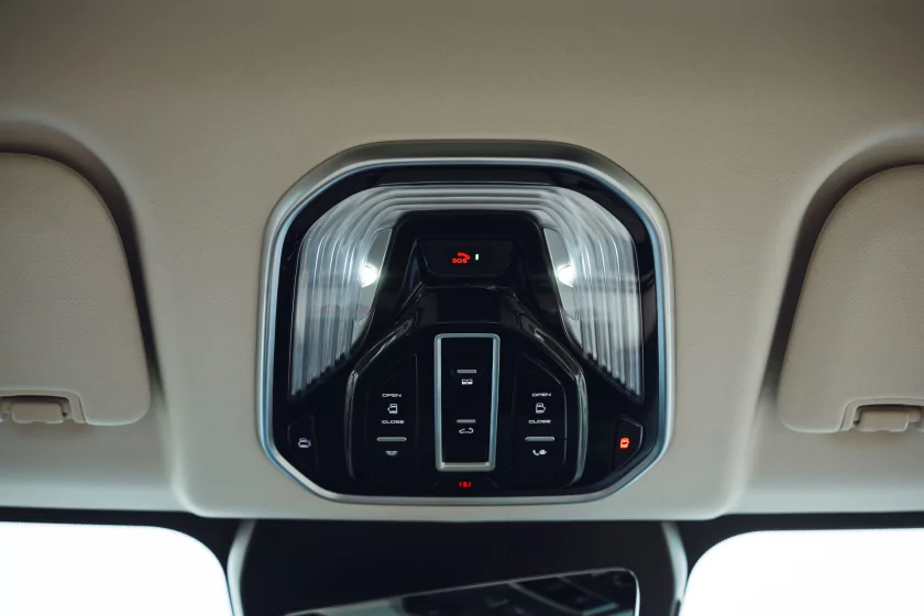 Левитирующее кресло и 7,4 литра расхода: тестирую китайский Wey 80 — Знакомство. 74