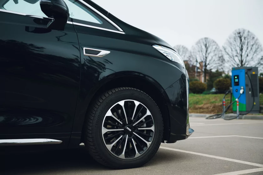 Левитирующее кресло и 7,4 литра расхода: тестирую китайский Wey 80 — В путь. 1