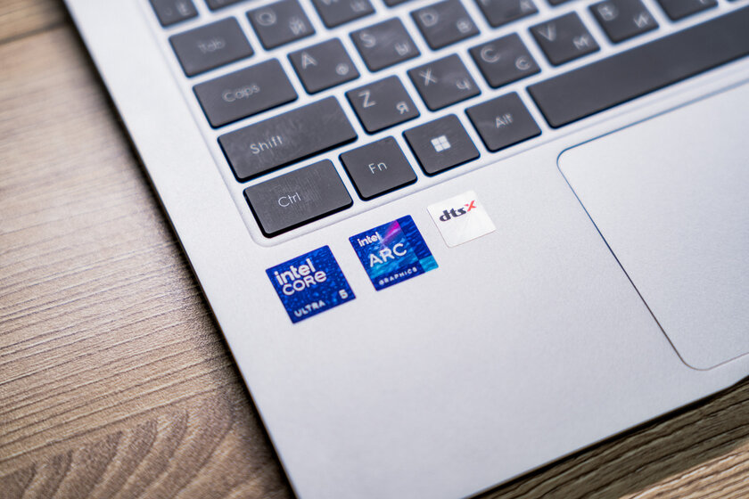 Очень лёгкий ноутбук, на котором действительно можно работать: обзор TECNO MEGABOOK S14 — Дизайн корпуса. 12