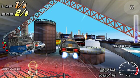 Raging Thunder 2 HD 1.0.17. Скриншот 2