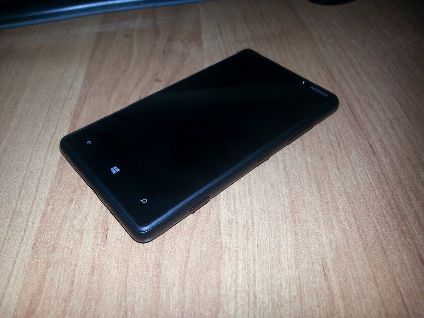 Обзор Nokia Lumia 820