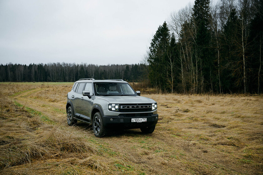 Выглядит как джип, пьет бензин как джип — но это кроссовер. Обзор Jetour T1 в российских реалиях