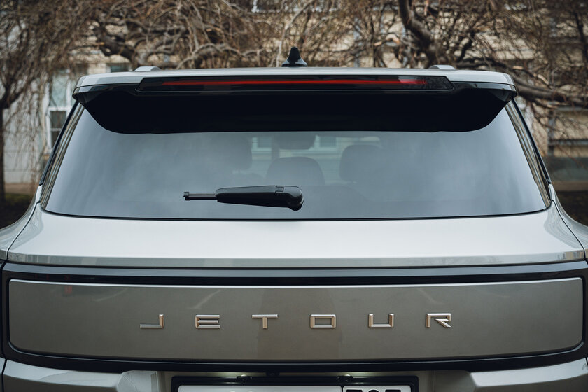 Выглядит как джип, пьет бензин как джип — но это кроссовер. Обзор Jetour T1 в российских реалиях — Знакомство. 11