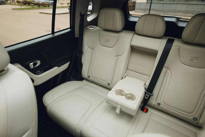 Выглядит как джип, пьет бензин как джип — но это кроссовер. Обзор Jetour T1 в российских реалиях — Знакомство. 19