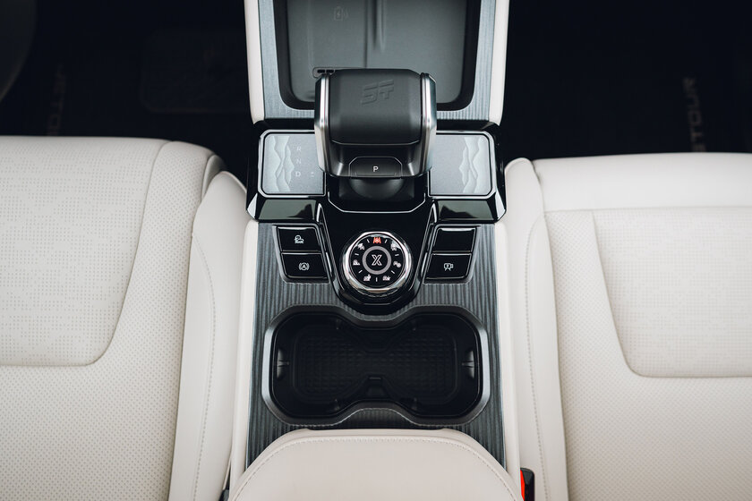 Выглядит как джип, пьет бензин как джип — но это кроссовер. Обзор Jetour T1 в российских реалиях — Знакомство. 32