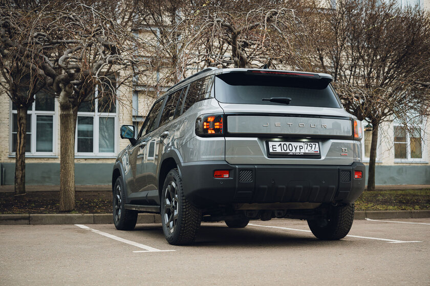 Выглядит как джип, пьет бензин как джип — но это кроссовер. Обзор Jetour T1 в российских реалиях — Отзыв. 5