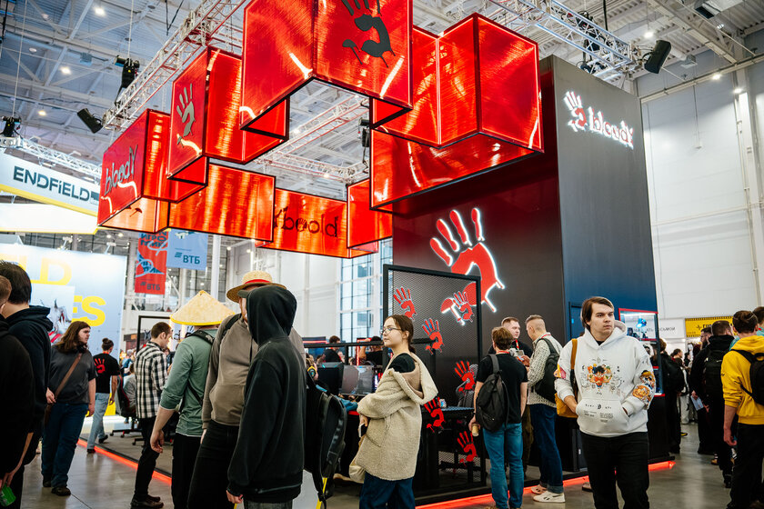 Косплей, яркое железо и видеоигры: как прошёл легендарный «Игромир 2025»