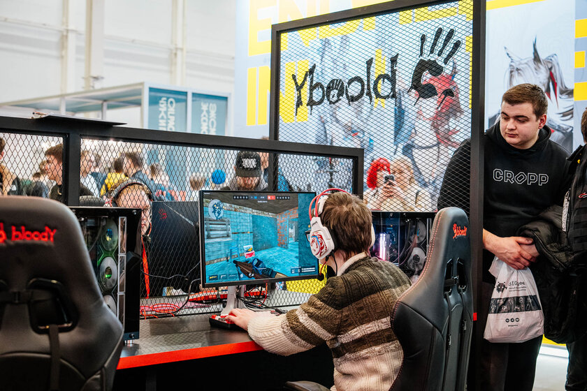 Косплей, яркое железо и видеоигры: как прошёл легендарный «Игромир 2025»