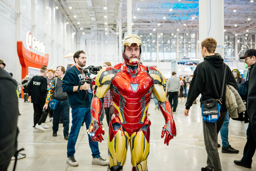 Косплей, яркое железо и видеоигры: как прошёл легендарный «Игромир 2025»