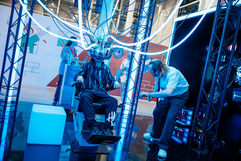 Косплей, яркое железо и видеоигры: как прошёл легендарный «Игромир 2025»