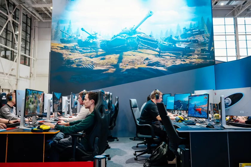 Косплей, яркое железо и видеоигры: как прошёл легендарный «Игромир 2025»