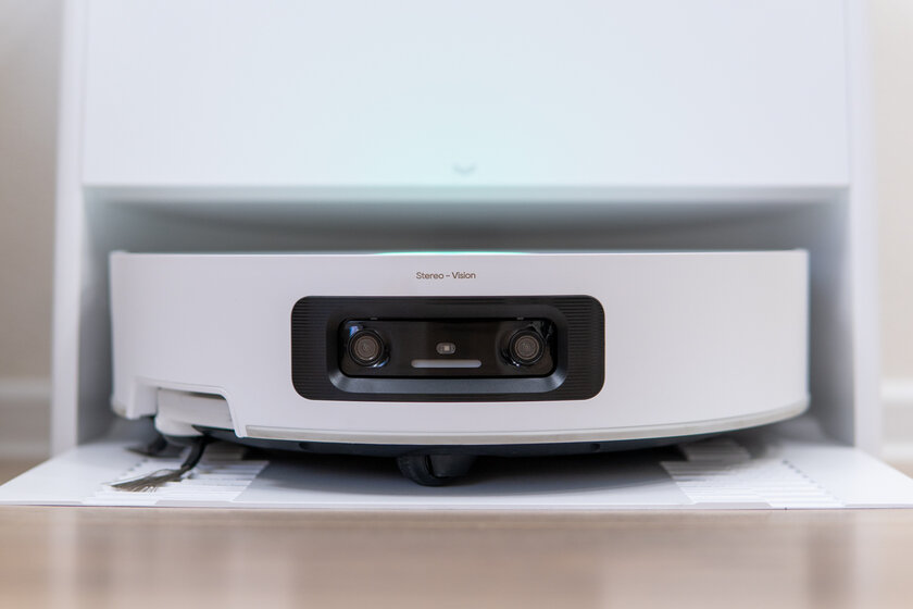 Флагманский робот-пылесос, который сам себя чистит: обзор Dreame Aqua10 Ultra Roller Complete — Дизайн корпуса. 2