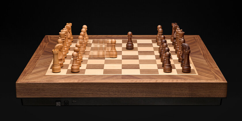 Представлена Phantom — первая в мире роботизированная шахматная доска